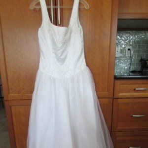 Ladies Wedding/Formal Dress